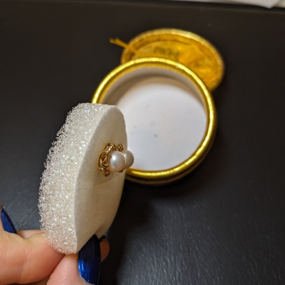 14k yellow gold pearl earrings - Picture 3 of 3